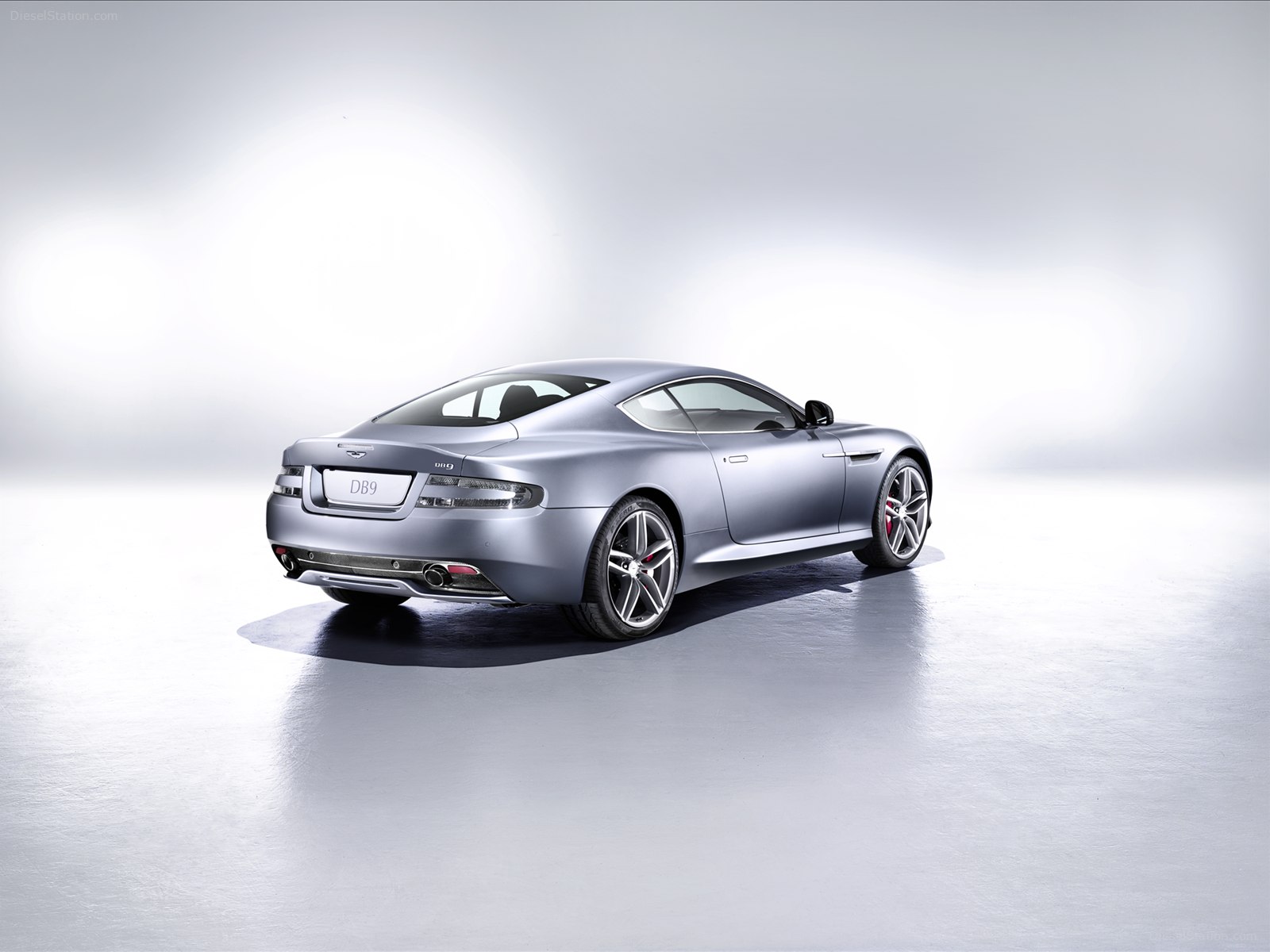 Aston Martin DB9 2013